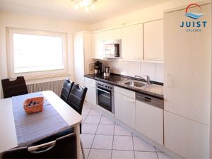 23884750-Ferienwohnung-4-Juist-300x225-3