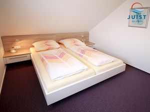 23884752-Ferienwohnung-4-Juist-300x225-4