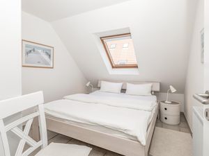 23993189-Ferienwohnung-5-Juist-300x225-3