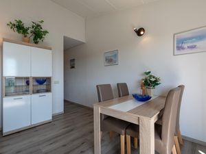 24045748-Ferienwohnung-2-Julianadorp-300x225-1