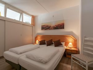 24045748-Ferienwohnung-2-Julianadorp-300x225-5