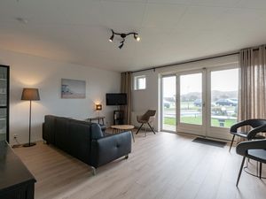 24045760-Ferienwohnung-4-Julianadorp-300x225-1