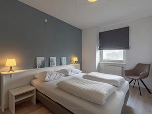 24045760-Ferienwohnung-4-Julianadorp-300x225-3