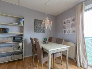 24045720-Ferienwohnung-4-Julianadorp-300x225-5