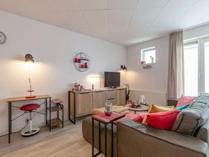 24045710-Ferienwohnung-4-Julianadorp-300x225-3