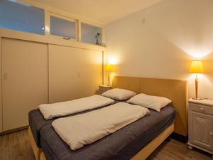 24045716-Ferienwohnung-4-Julianadorp-300x225-3