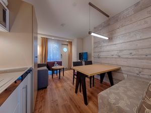 23496558-Ferienwohnung-4-Juliusruh-300x225-3