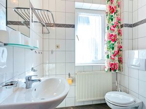 23960177-Ferienwohnung-2-Juliusruh-300x225-5