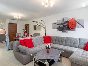 23482785-Ferienwohnung-6-Jurandvor-300x225-1