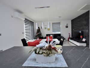 23944222-Ferienwohnung-4-Jurdani-300x225-4