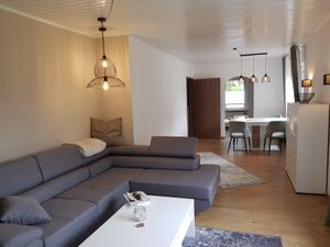 24019265-Ferienwohnung-2-Kaifenheim-300x225-4