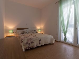 23692918-Ferienwohnung-6-Kali-300x225-4