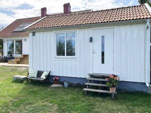 23938562-Ferienwohnung-2-Kalmar-300x225-2