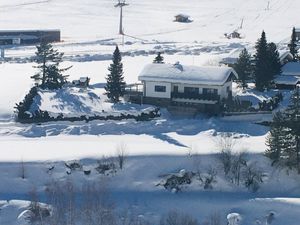 Villa Emilia mit Garten im Winter