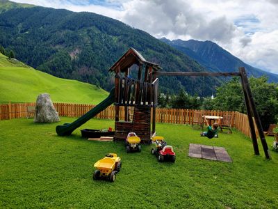 Kinderspielplatz mit Panoramablick