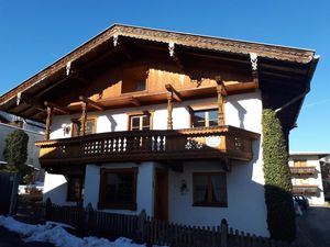 19321232-Ferienwohnung-8-Kaltenbach-300x225-1