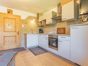 23895872-Ferienwohnung-11-Kaltenbach-300x225-5