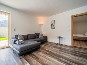 24035009-Ferienwohnung-4-Kaltenbach-300x225-3