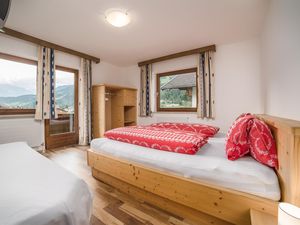 24035259-Ferienwohnung-7-Kaltenbach-300x225-5