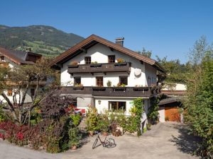 24035266-Ferienwohnung-7-Kaltenbach-300x225-1