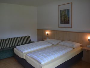 24035408-Ferienwohnung-4-Kaltenbach-300x225-5