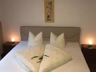 Schlafzimmer 1
