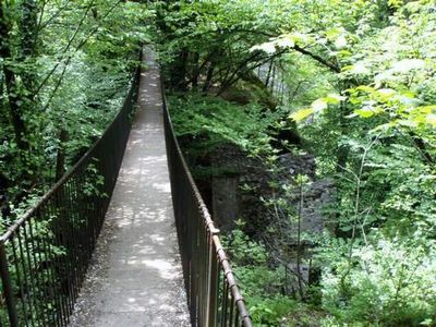 Friedensbrücke zur Ruine