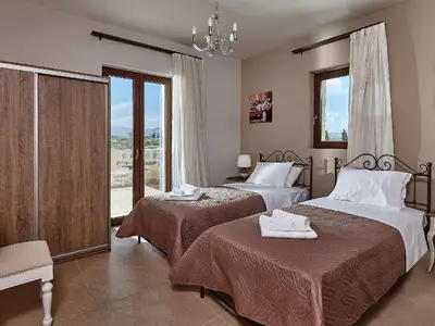 Schlafbereich. Das zweite Schlafzimmer mit zwei Einzelbetten