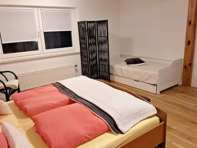 Hainichschäferei - Fewo Ben - Schlafzimmer mit Aufbettung