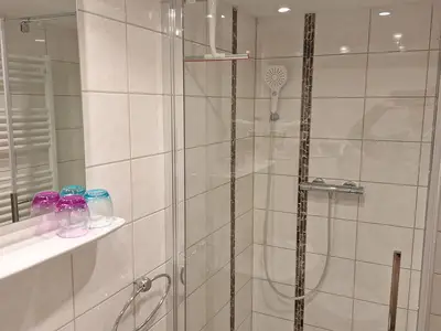 Hainichschäferei - Fewo Ben - Bad mit Dusche