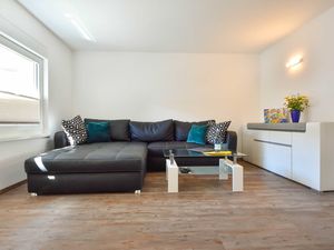 24050197-Ferienwohnung-4-Kamminke-300x225-1