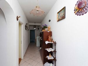 23958799-Ferienwohnung-5-Kampor-300x225-5