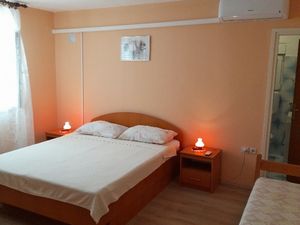 18321665-Ferienwohnung-2-Kampor-300x225-3