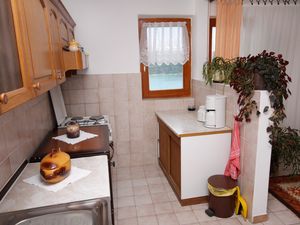 18321844-Ferienwohnung-7-Kampor-300x225-5