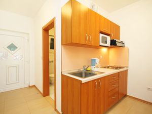 23927306-Ferienwohnung-4-Kampor-300x225-5