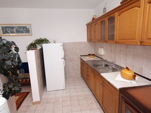 23928153-Ferienwohnung-7-Kampor-300x225-4