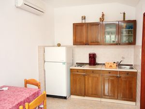 23928155-Ferienwohnung-3-Kampor-300x225-2