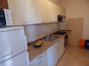 23931447-Ferienwohnung-8-Kampor-300x225-5