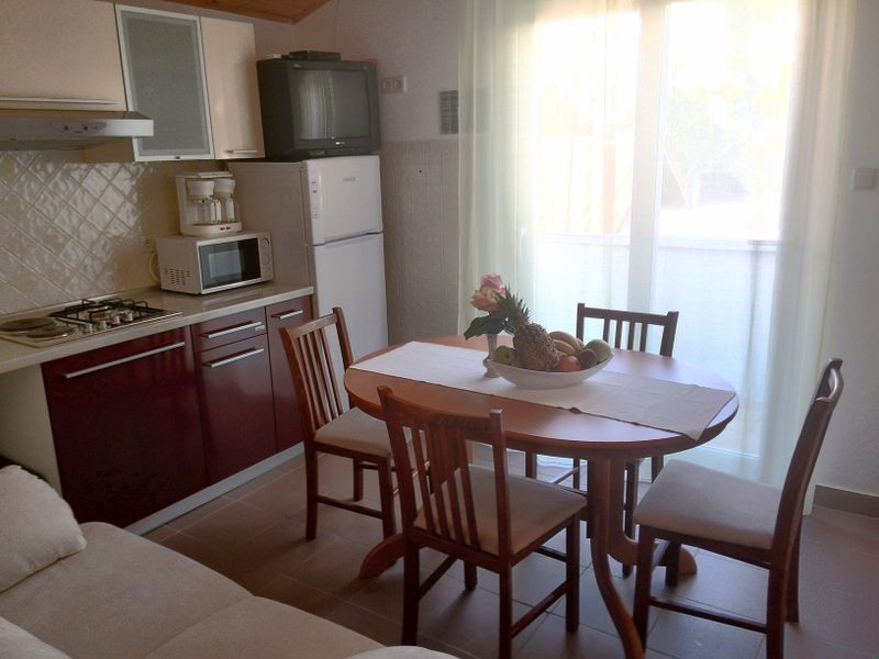 23931581-Ferienwohnung-2-Kampor-800x600-2