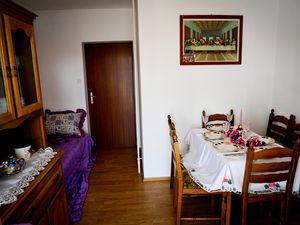 23932129-Ferienwohnung-8-Kampor-300x225-1