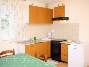 18510322-Ferienwohnung-5-Kampor-300x225-3