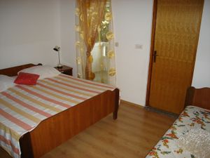 18555615-Ferienwohnung-4-Kampor-300x225-5