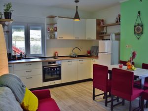 18688456-Ferienwohnung-4-Kampor-300x225-3