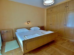 18688456-Ferienwohnung-4-Kampor-300x225-4