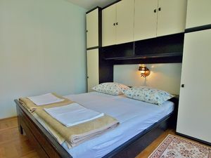 18688456-Ferienwohnung-4-Kampor-300x225-5