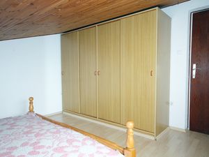 19128333-Ferienwohnung-2-Kampor-300x225-5