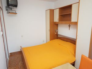 19127021-Ferienwohnung-2-Kampor-300x225-3