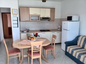 23931583-Ferienwohnung-3-Kampor-300x225-2