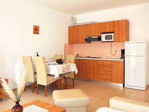 23927297-Ferienwohnung-4-Kampor-300x225-3