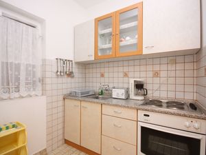 23928113-Ferienwohnung-4-Kampor-300x225-4